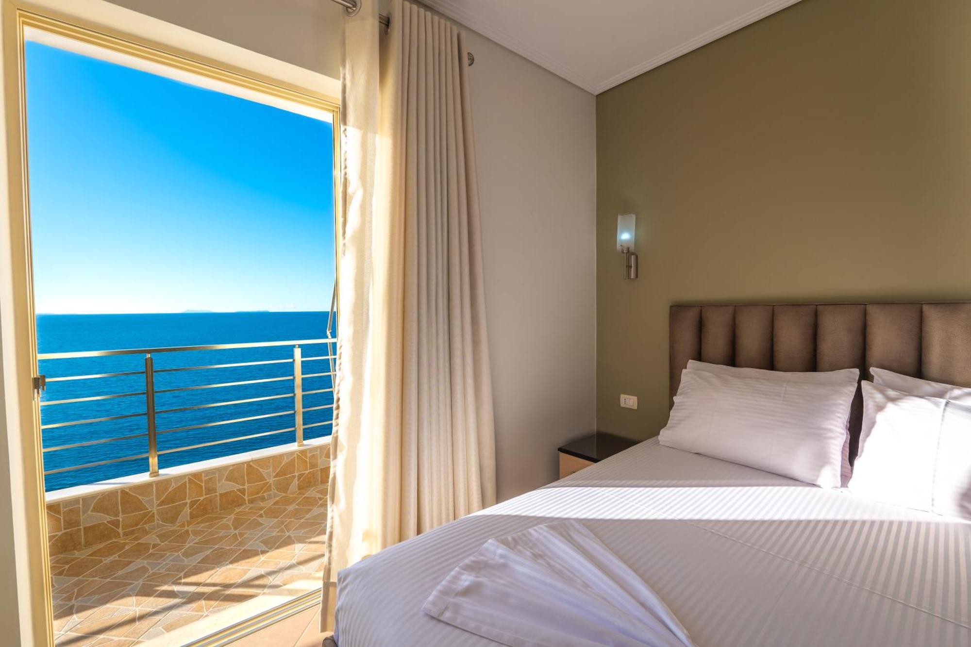 Cavo Paradise Sarandë Eksteriør billede